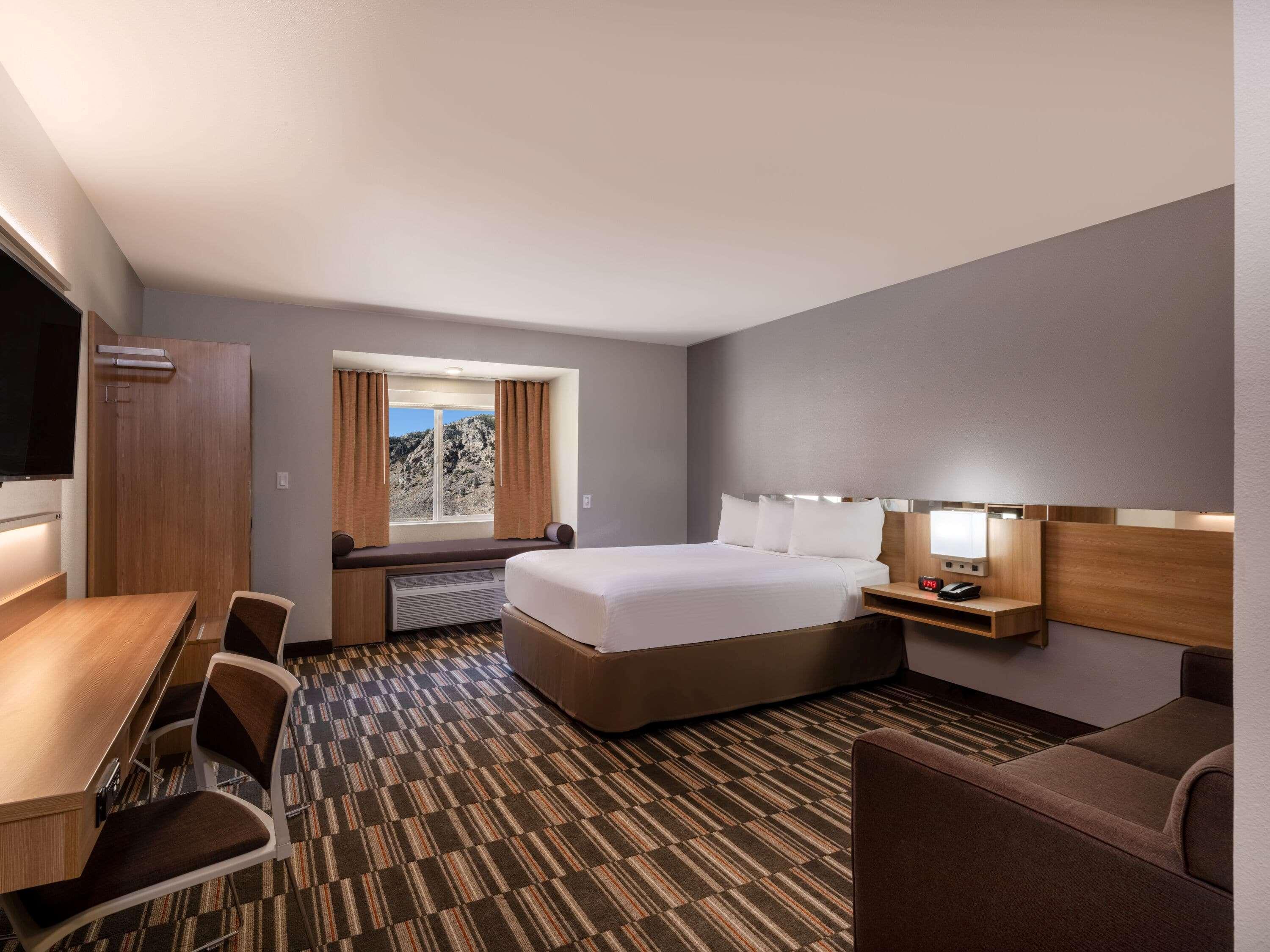 Microtel Inn & Suites By Wyndham Georgetown Lake Exterior photo