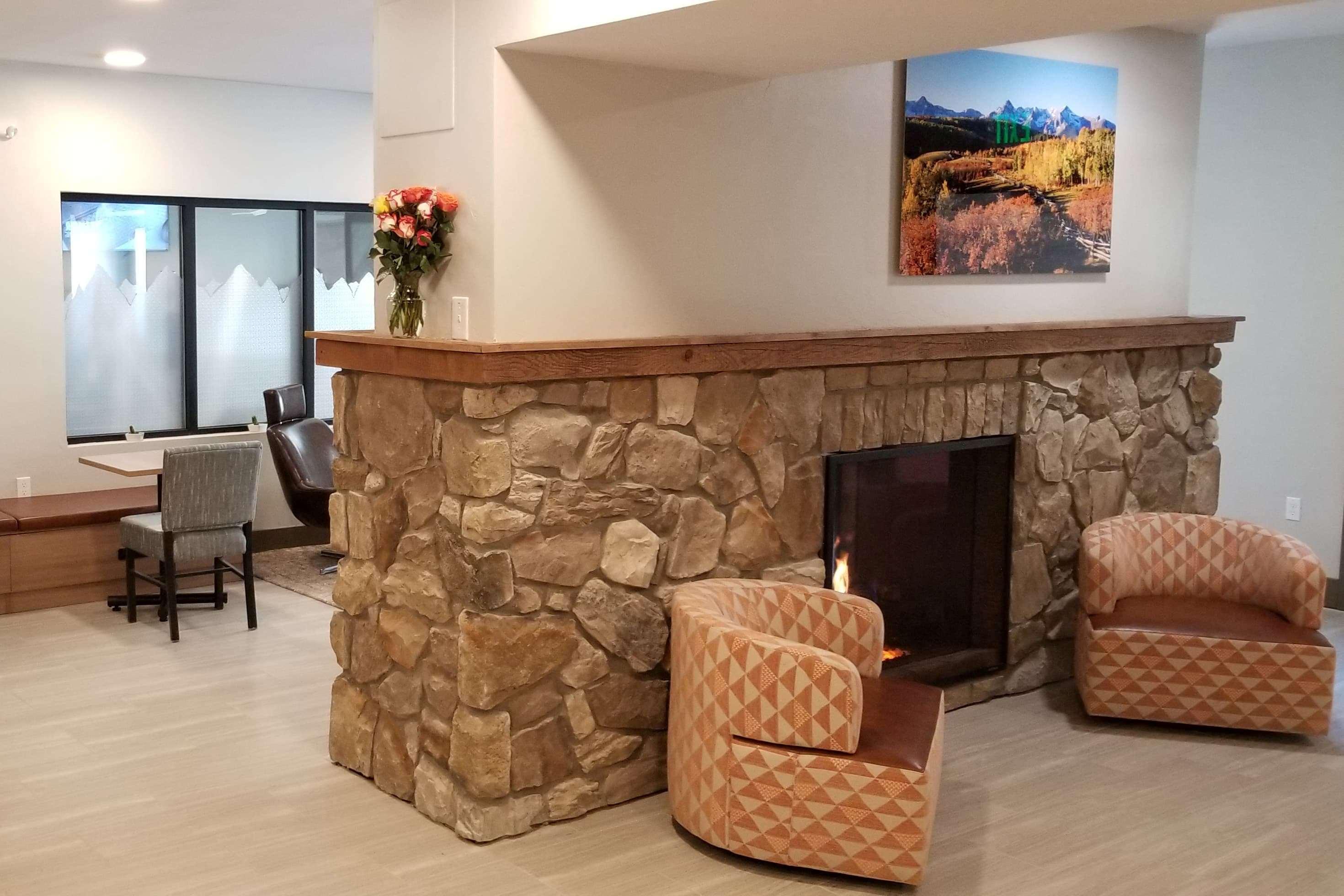 Microtel Inn & Suites By Wyndham Georgetown Lake Exterior photo