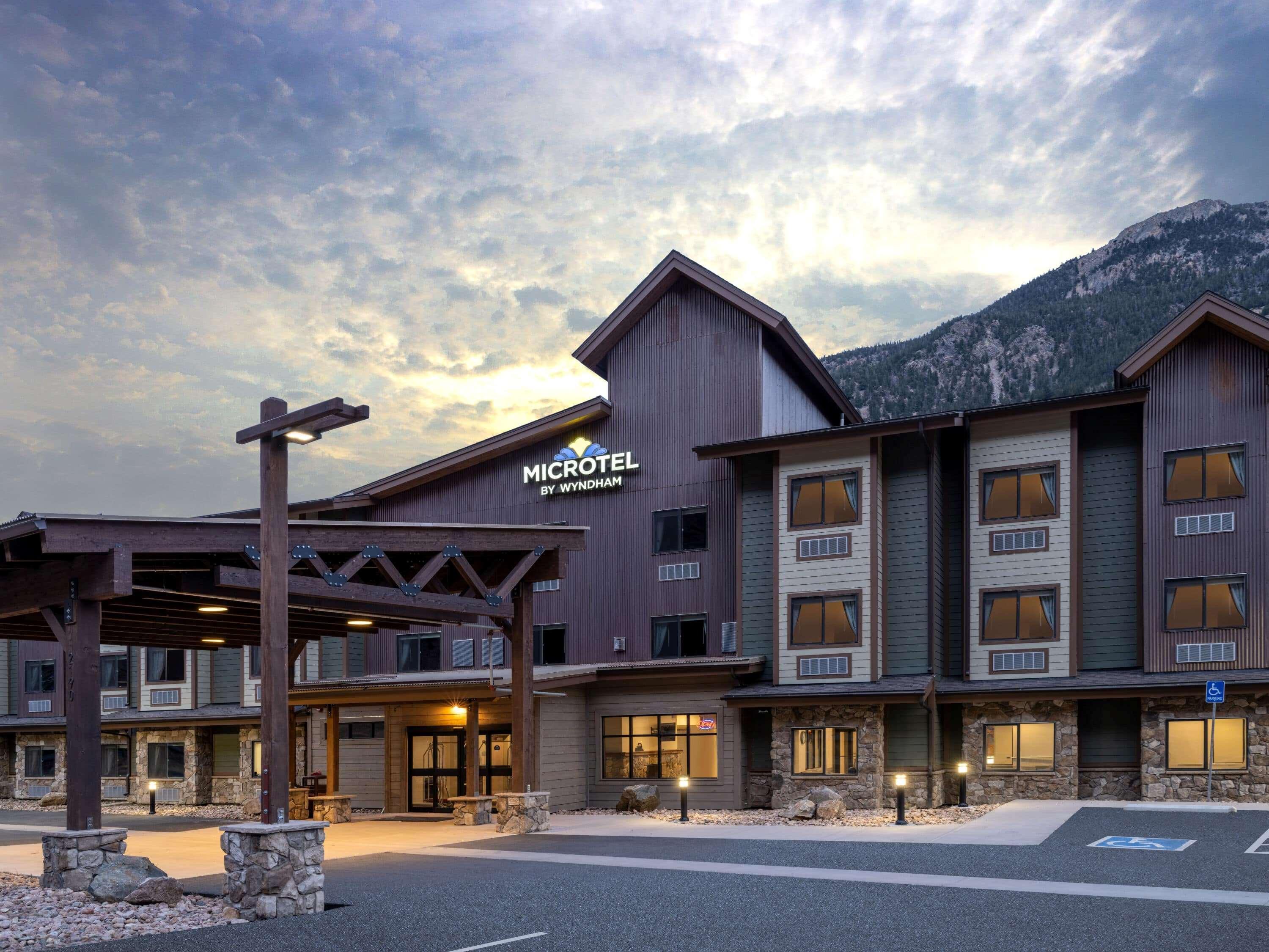 Microtel Inn & Suites By Wyndham Georgetown Lake Exterior photo
