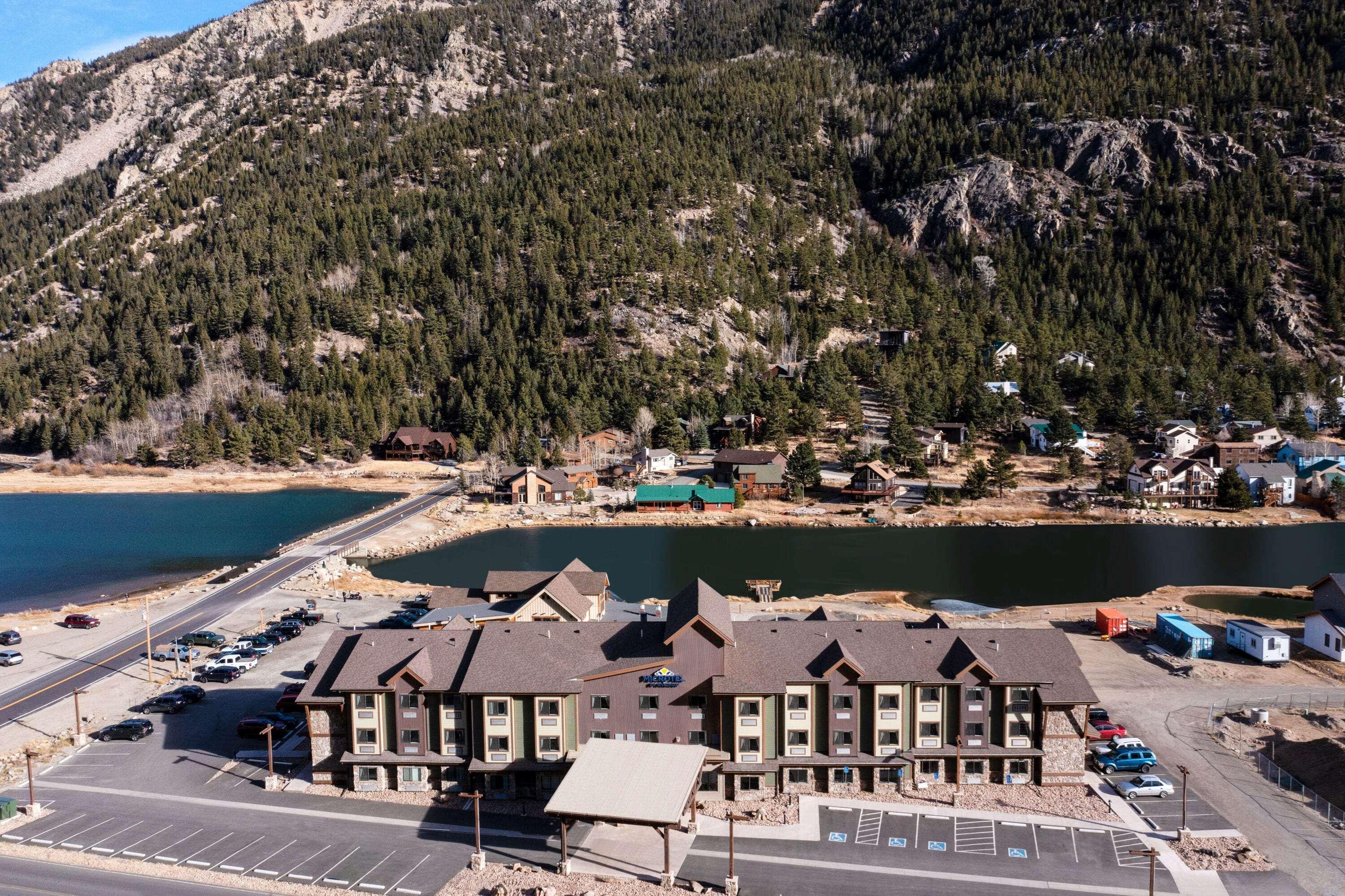 Microtel Inn & Suites By Wyndham Georgetown Lake Exterior photo