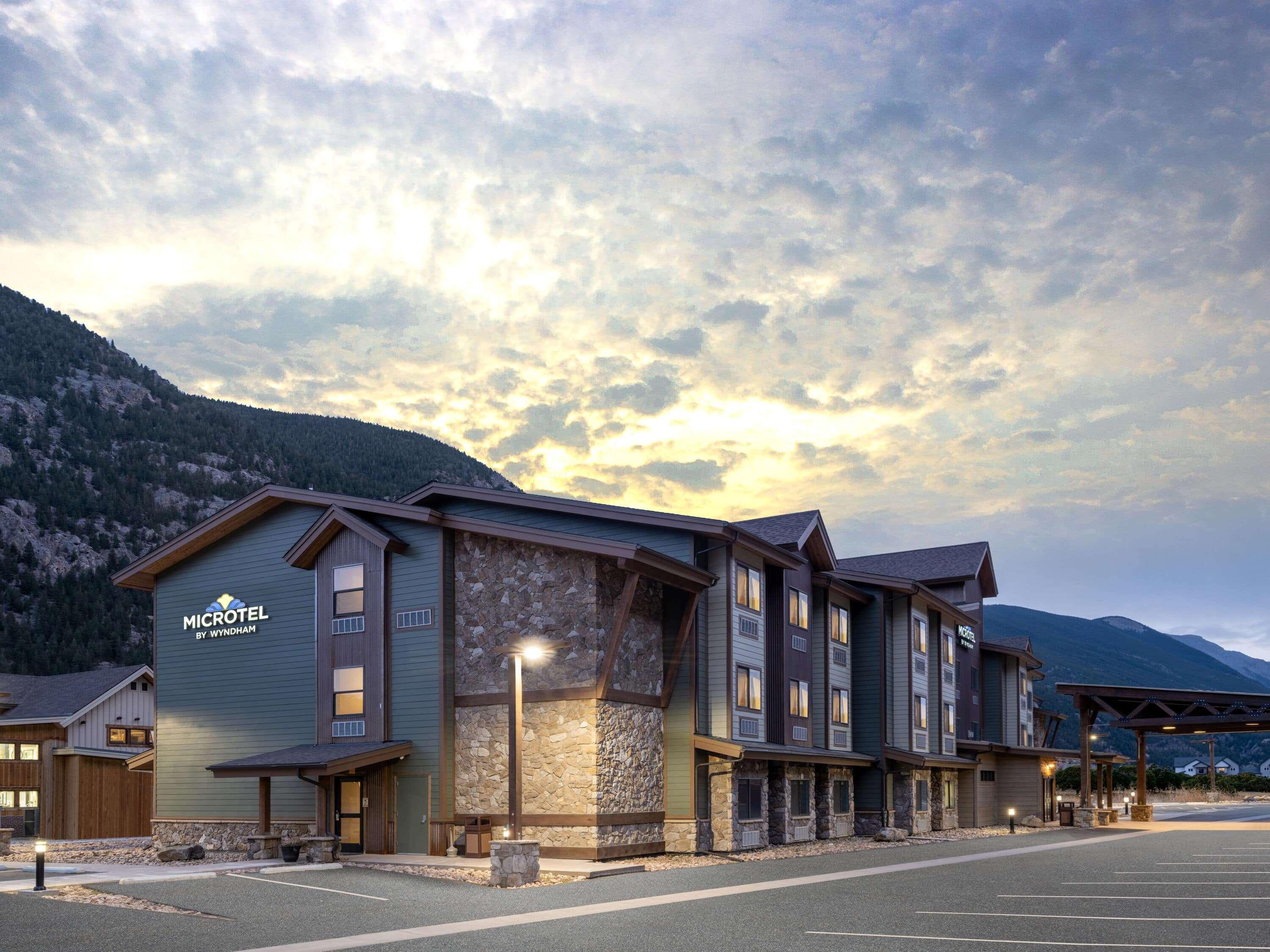Microtel Inn & Suites By Wyndham Georgetown Lake Exterior photo